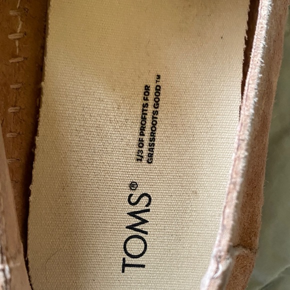 TOMS Classic Pink/Peach Suede Loafers - Picture 9 of 9